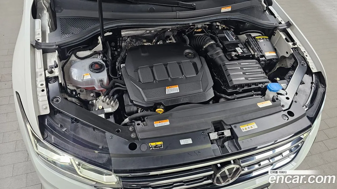 Volkswagen Tiguan — фото 7