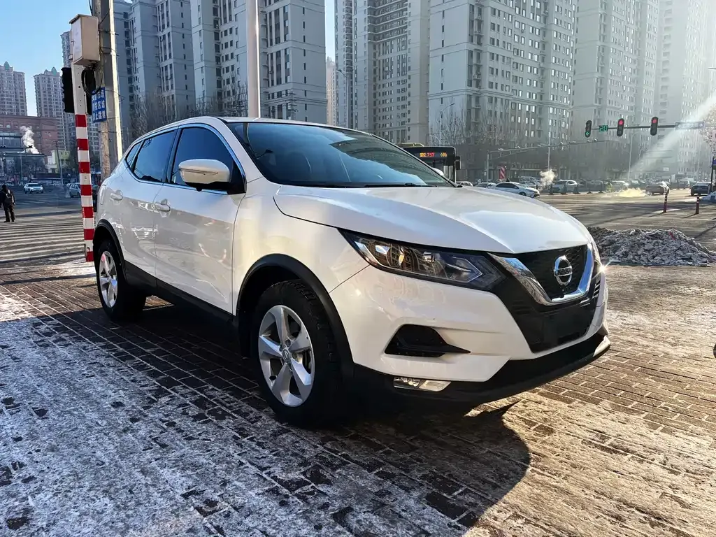 Nissan Qashqai — фото 1