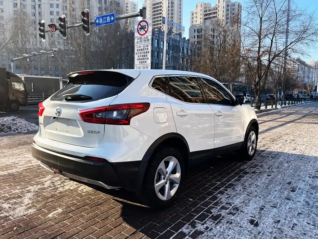 Nissan Qashqai — фото 5