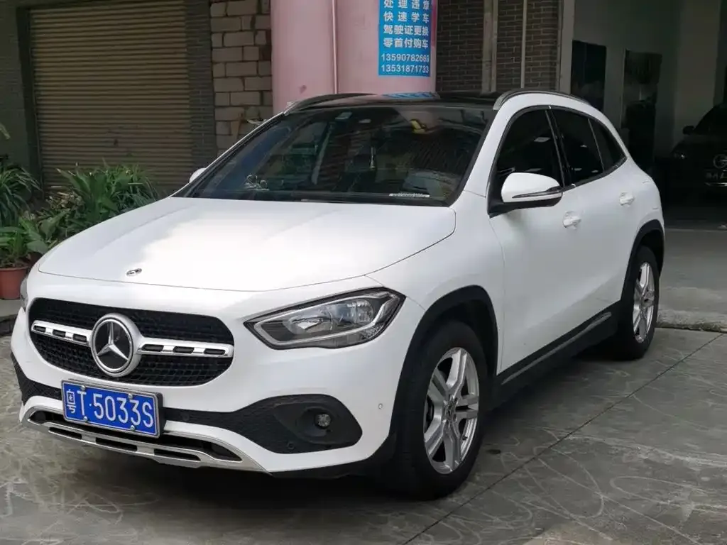 Mercedes-Benz GLA — фото 1