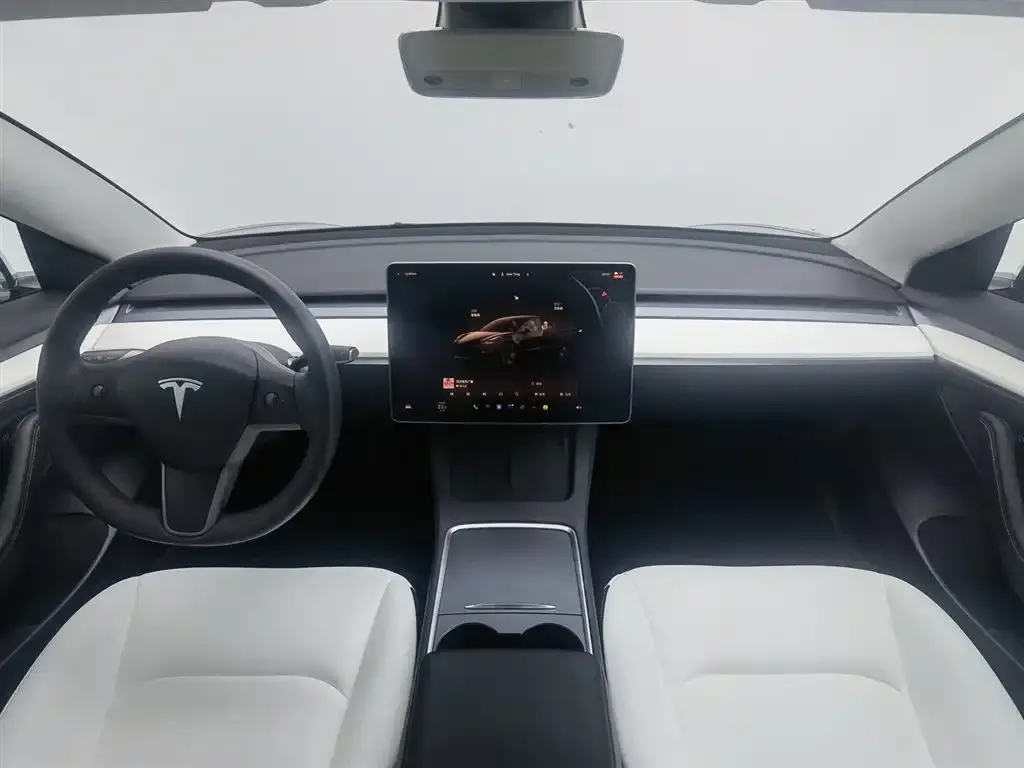 Tesla Model 3 — фото 3