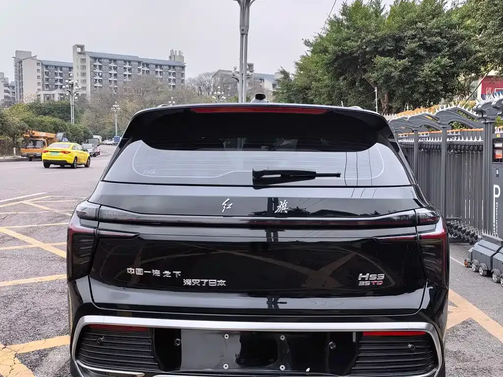 Hongqi HS3 — фото 10