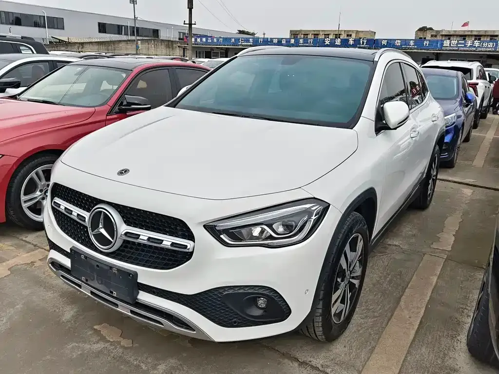 Mercedes-Benz GLA — фото 1