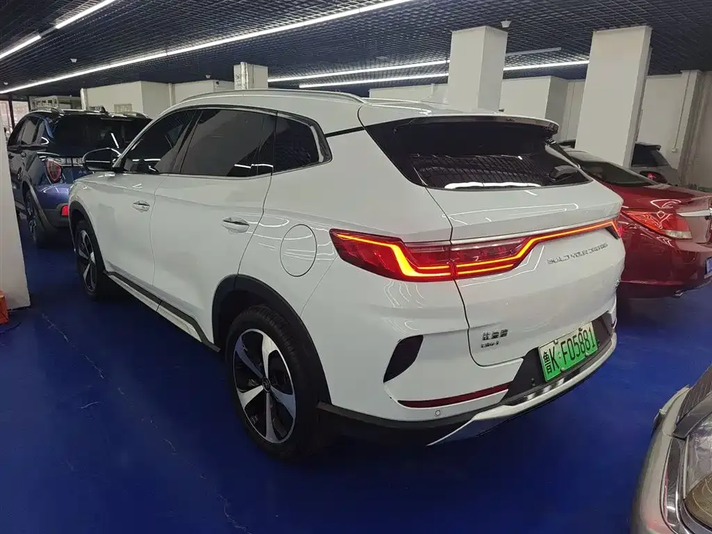 BYD PLUS New Energy — фото 9