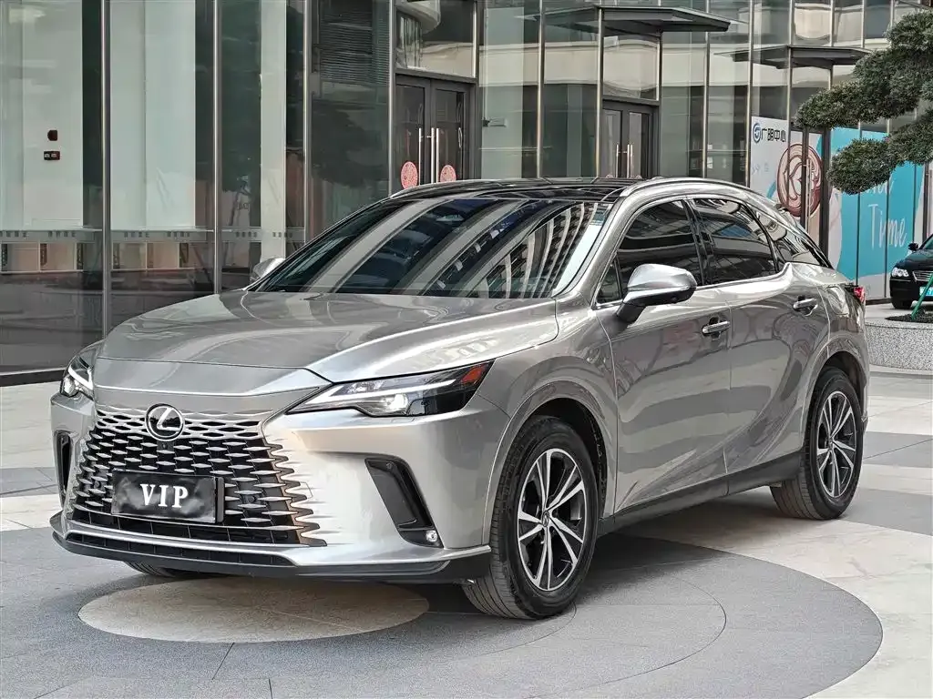 Lexus RX — фото 1