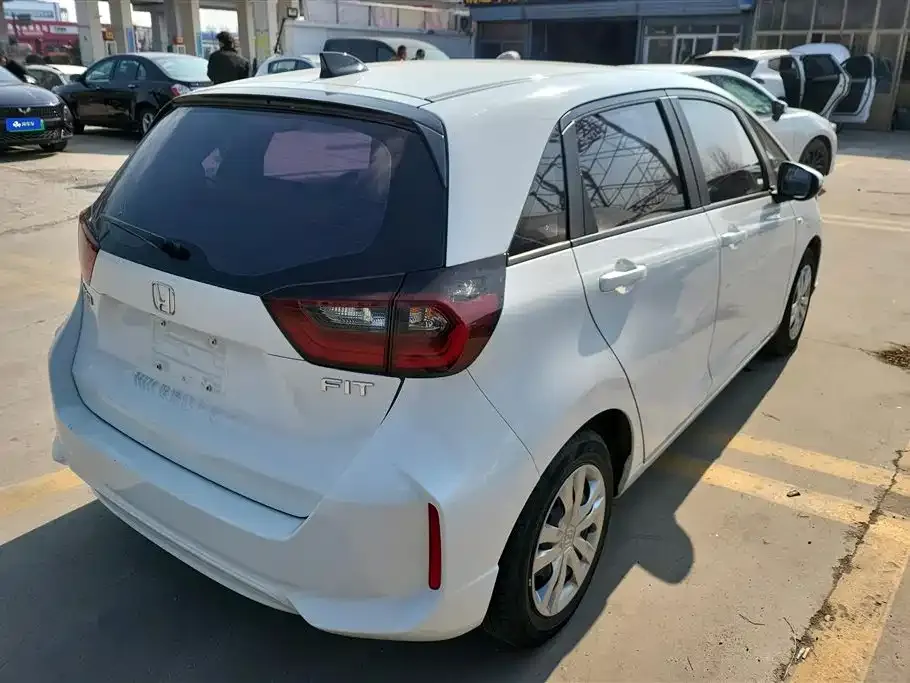 Honda Fit — фото 9