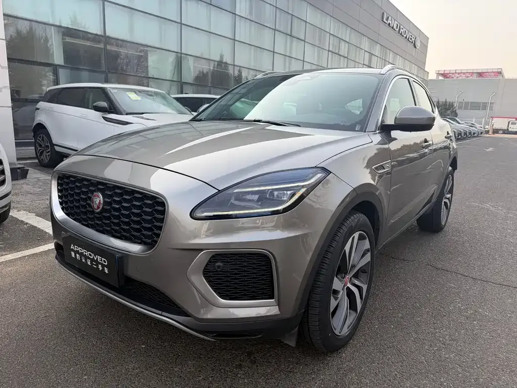 Jaguar E-PACE — фото 1