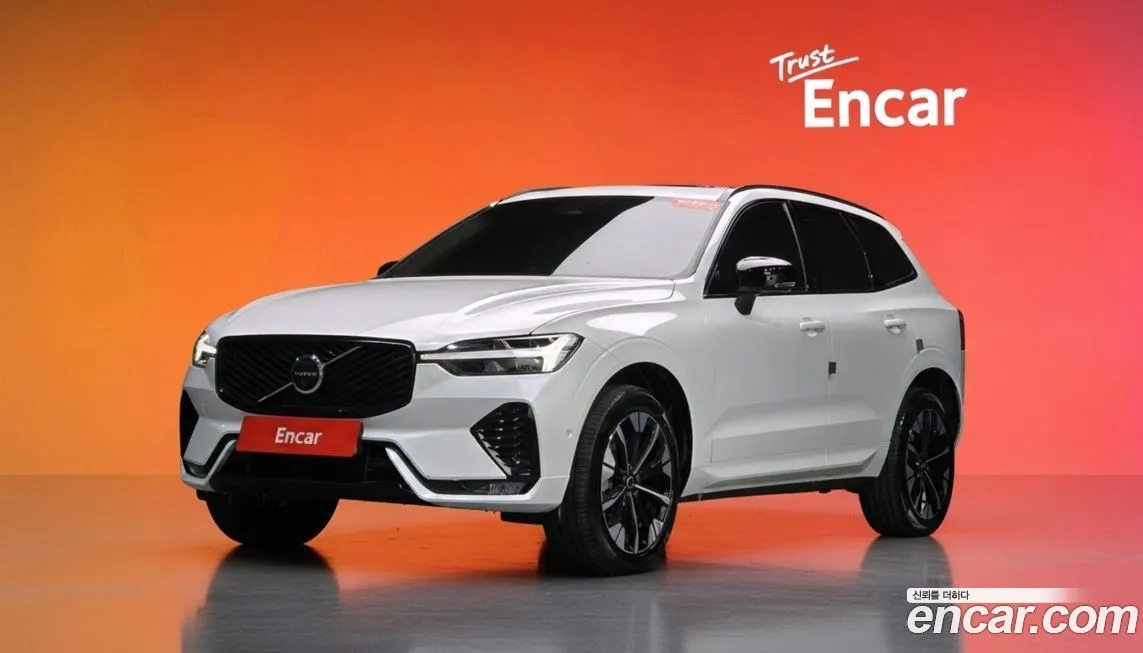 Volvo XC60 — фото 1