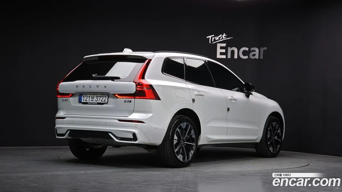 Volvo XC60 — фото 2