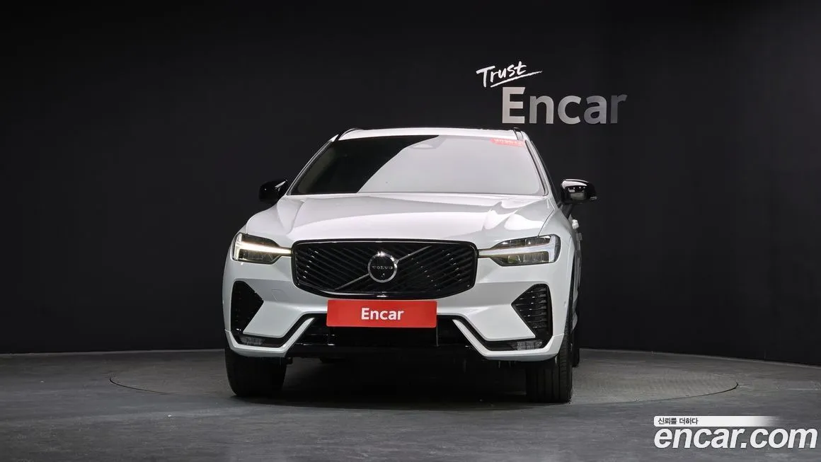 Volvo XC60 — фото 10
