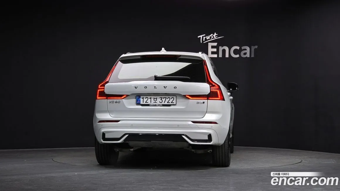 Volvo XC60 — фото 4