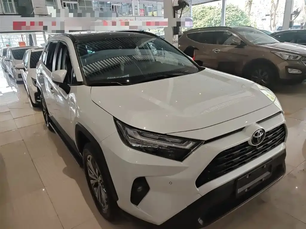 Toyota RAV4 — фото 3