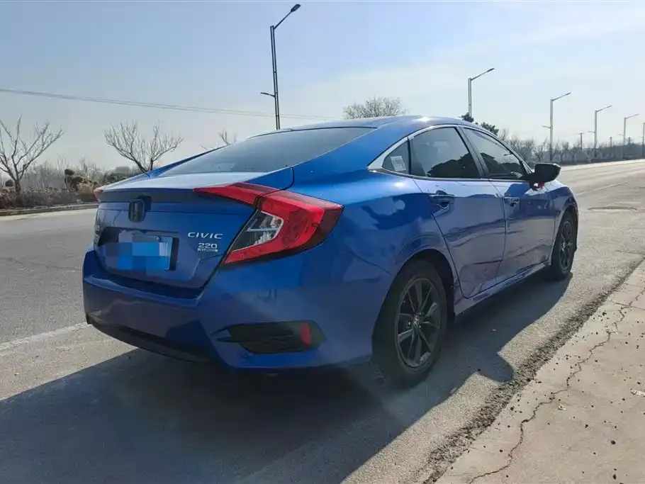 Honda Civic — фото 7