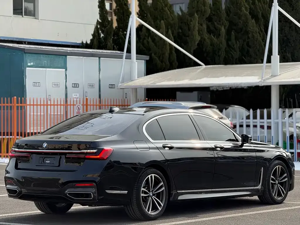 BMW 7 Series — фото 4