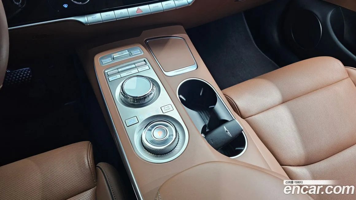 Genesis GV70 — фото 10