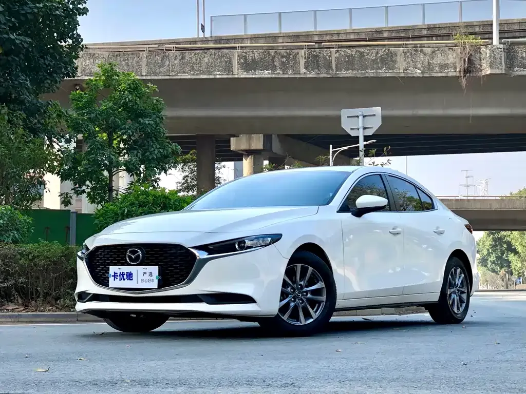 Mazda 3 Axela — фото 1