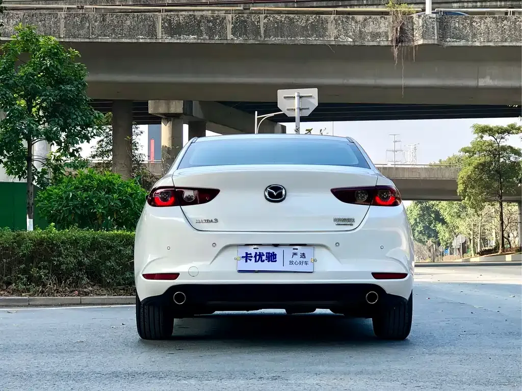 Mazda 3 Axela — фото 9