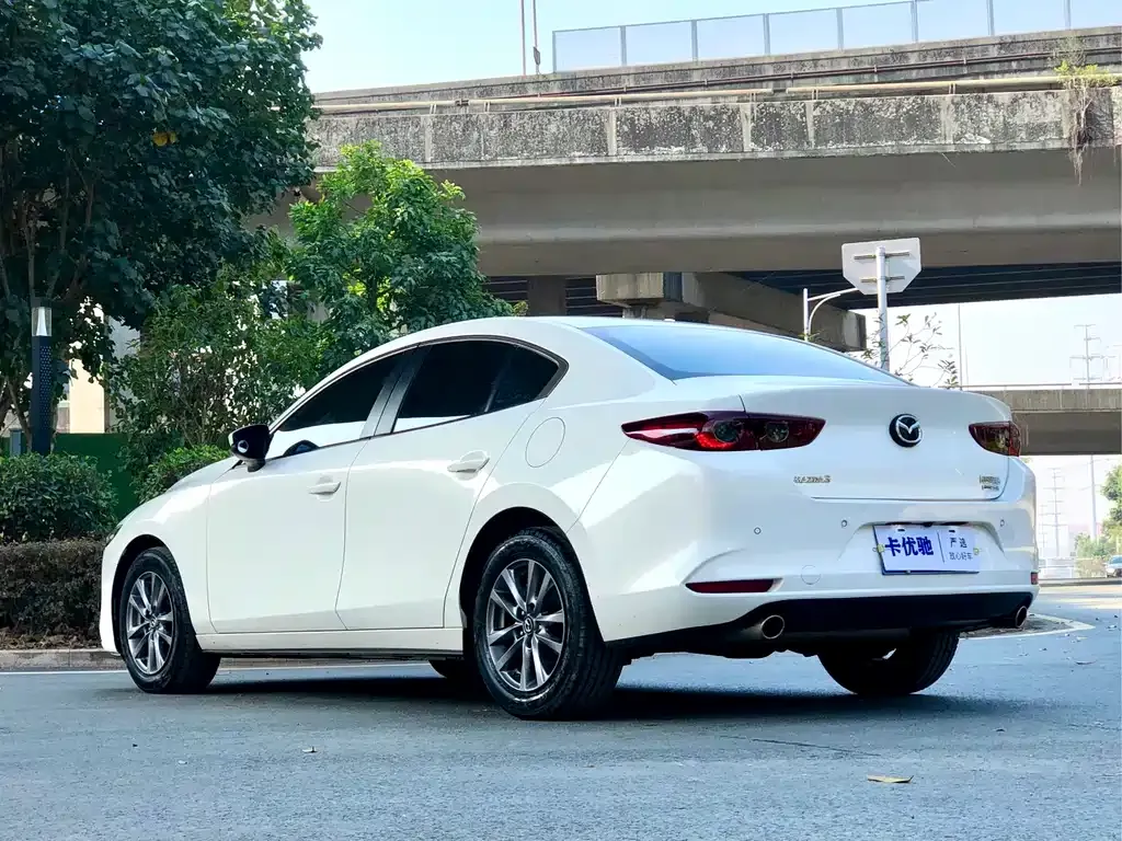 Mazda 3 Axela — фото 6