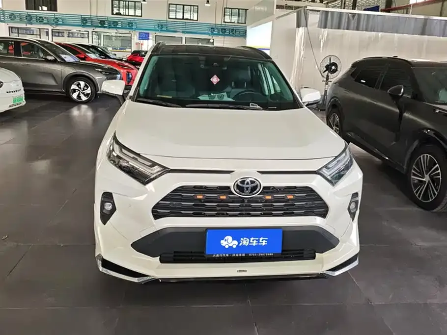 Toyota RAV4 — фото 8
