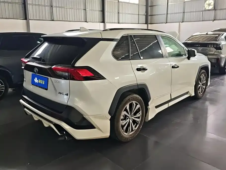 Toyota RAV4 — фото 10