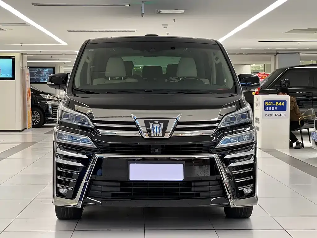 Toyota Vellfire — фото 6