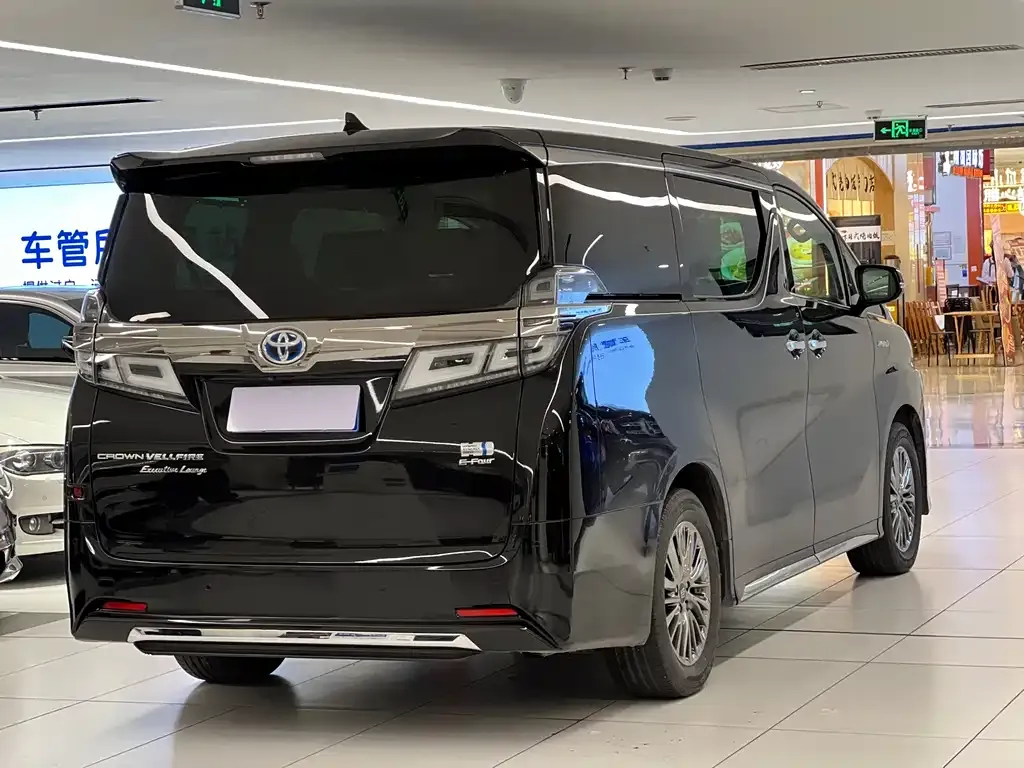 Toyota Vellfire — фото 8