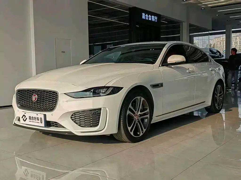 Jaguar XEL — фото 1