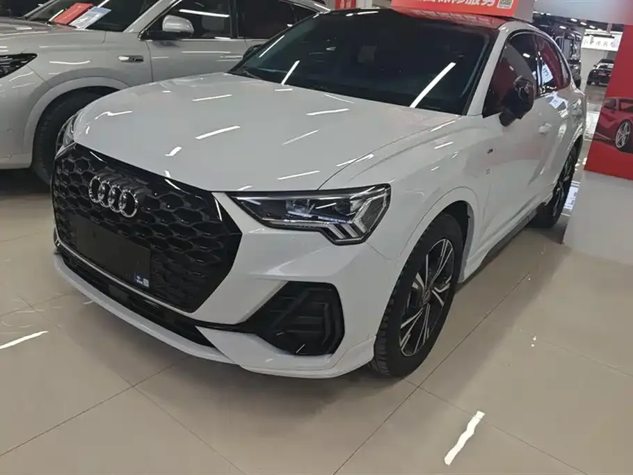 Audi Q3 Sportback — фото 1