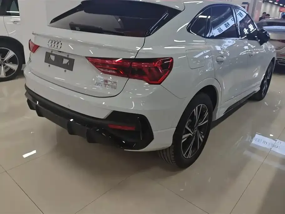 Audi Q3 Sportback — фото 9