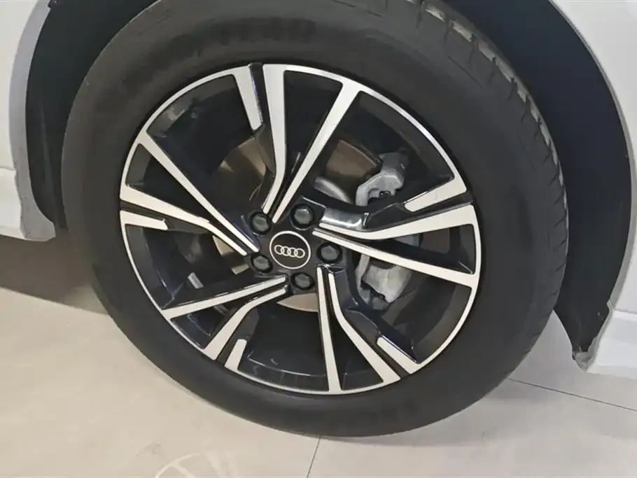 Audi Q3 Sportback — фото 8