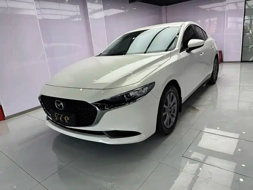 Mazda 3 Axela — фото 1