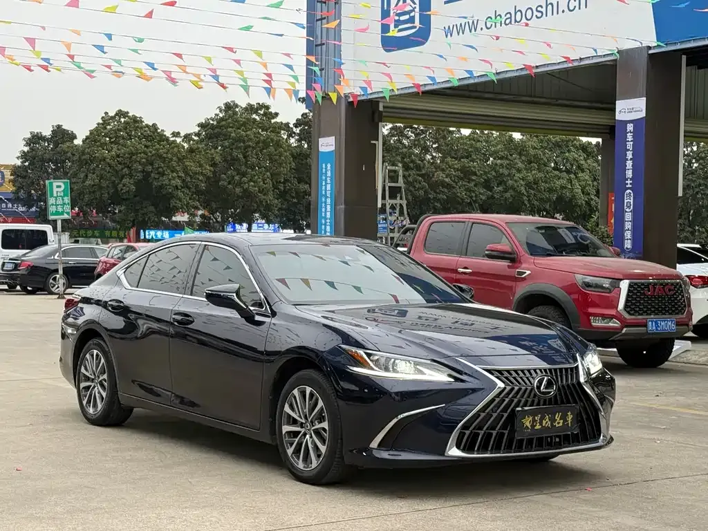 Lexus ES — фото 9