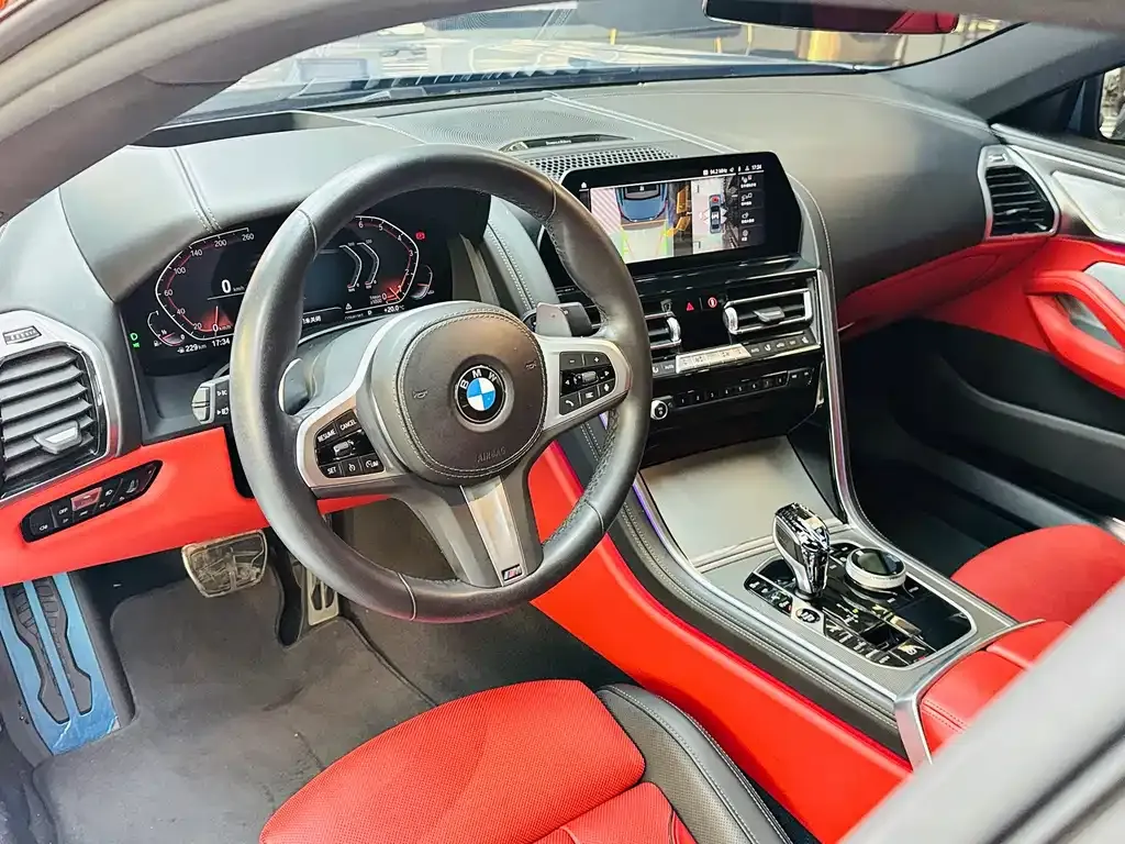 BMW 8 Series — фото 2