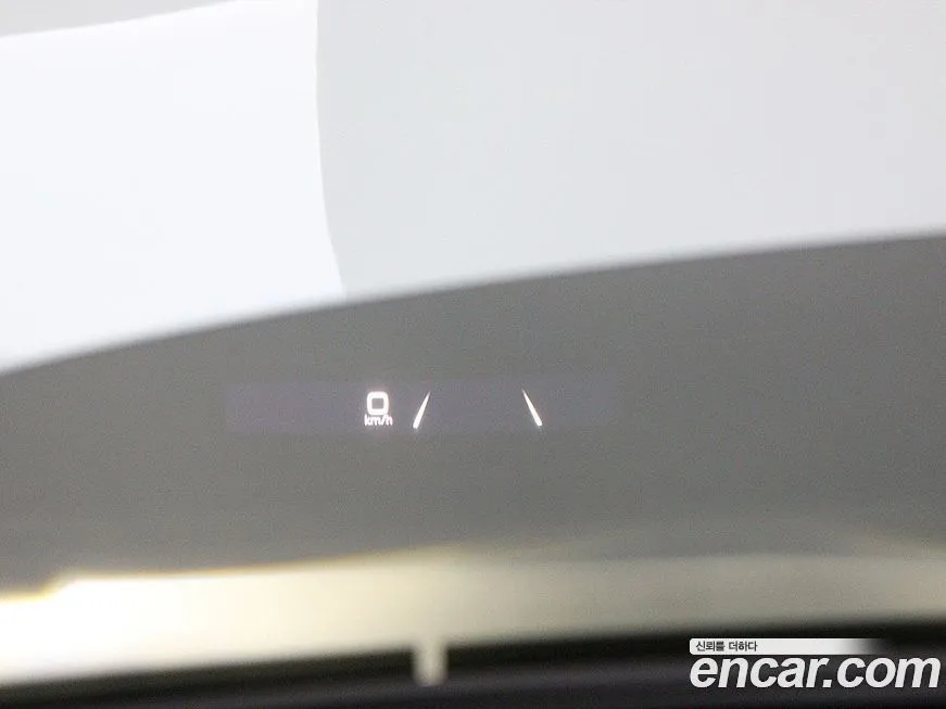 Audi Q4 e-tron — фото 1