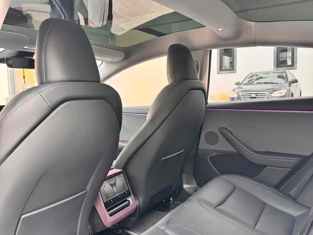 Tesla Model 3 — фото 3