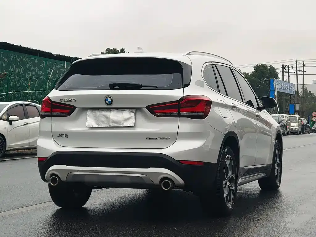 BMW X1 — фото 5