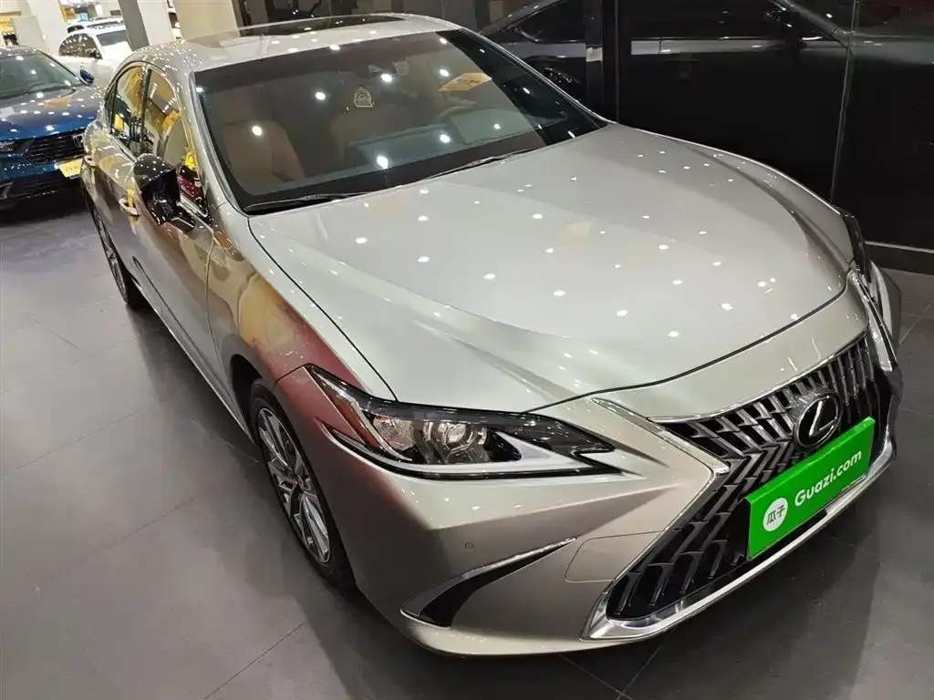 Lexus ES — фото 8