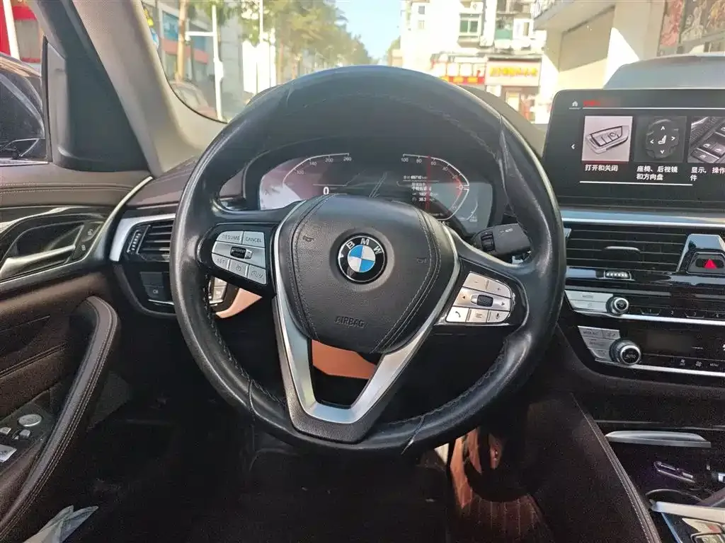 BMW 5 Series — фото 10
