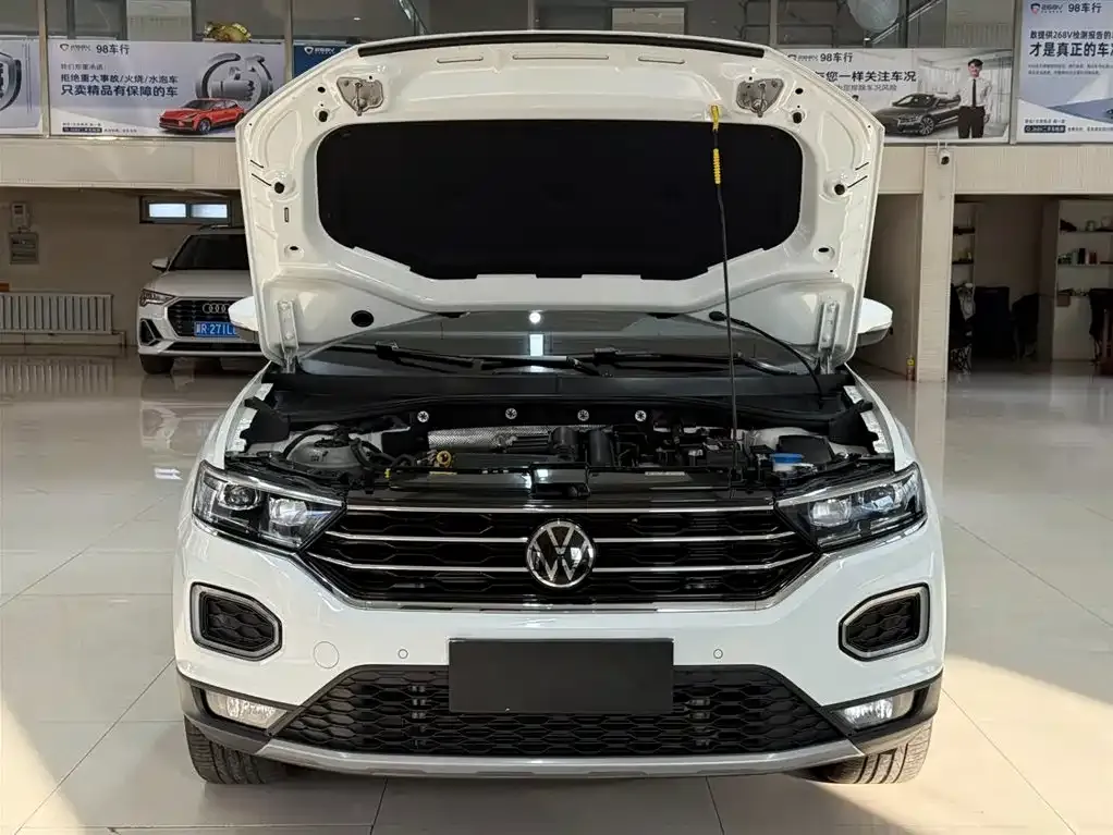Volkswagen T-Roc — фото 8