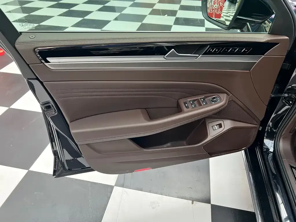 Volkswagen Phideon — фото 3