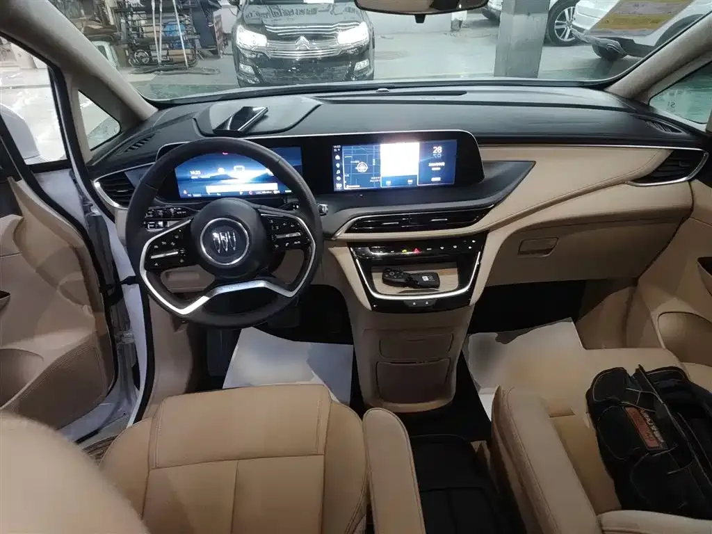 Buick GL8 Hybrid — фото 10