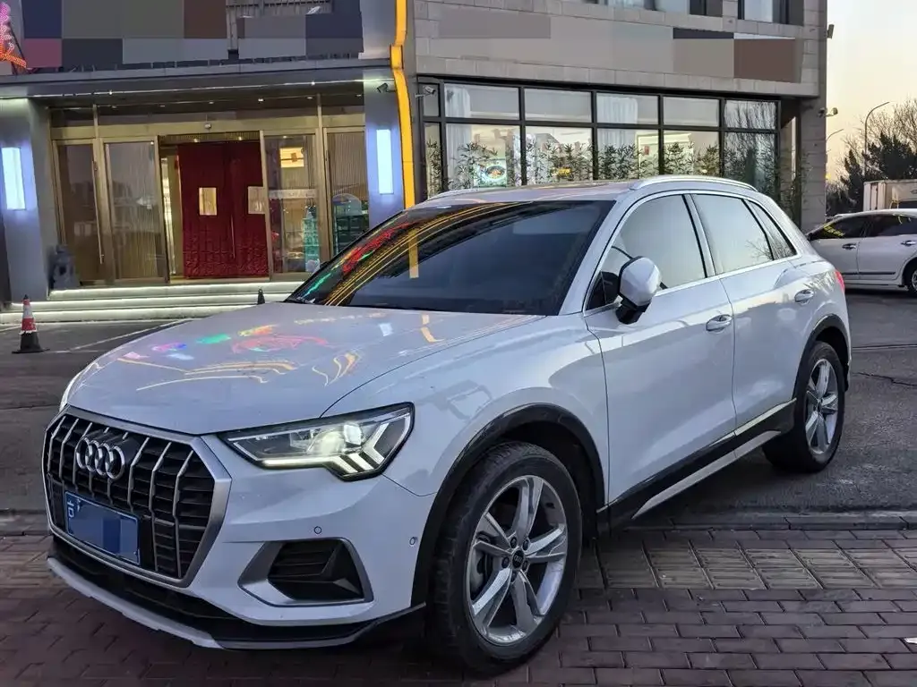 Audi Q3 — фото 1