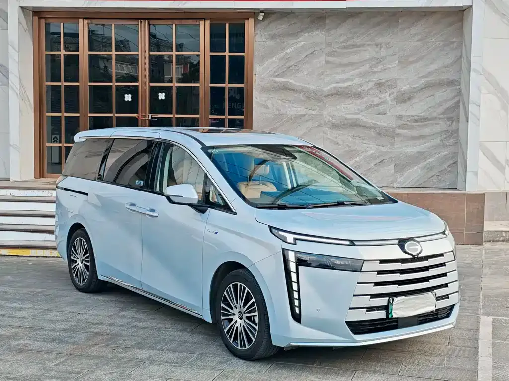GAC Motor E8 Hybrid — фото 5