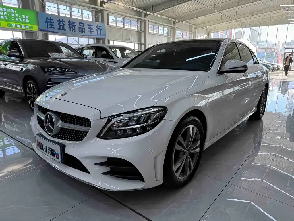 Mercedes-Benz C-Class — фото 1