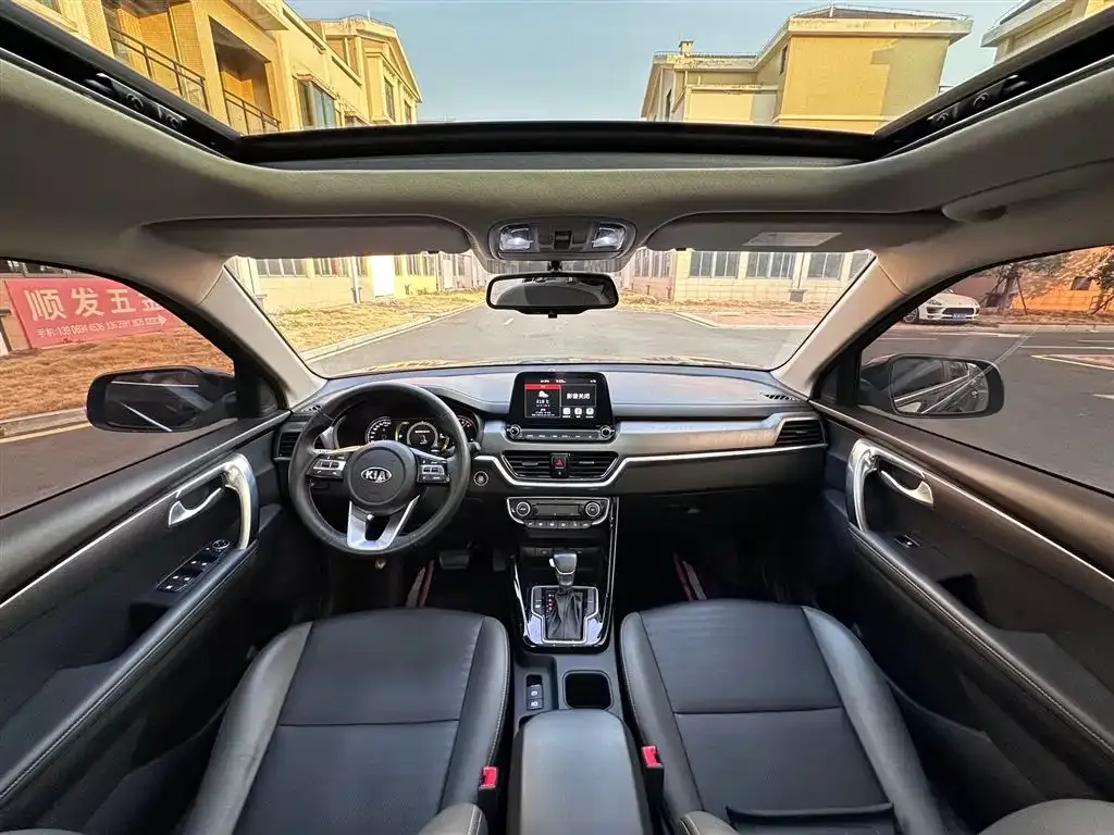 Kia Sportage — фото 9