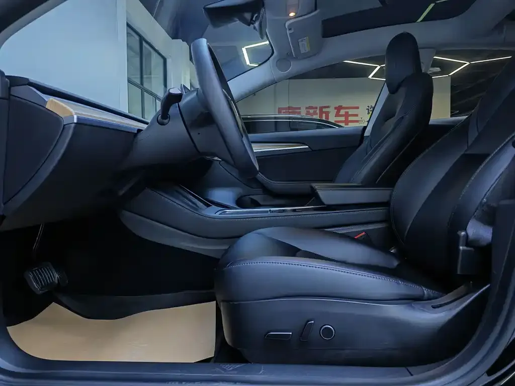Tesla Model 3 — фото 6