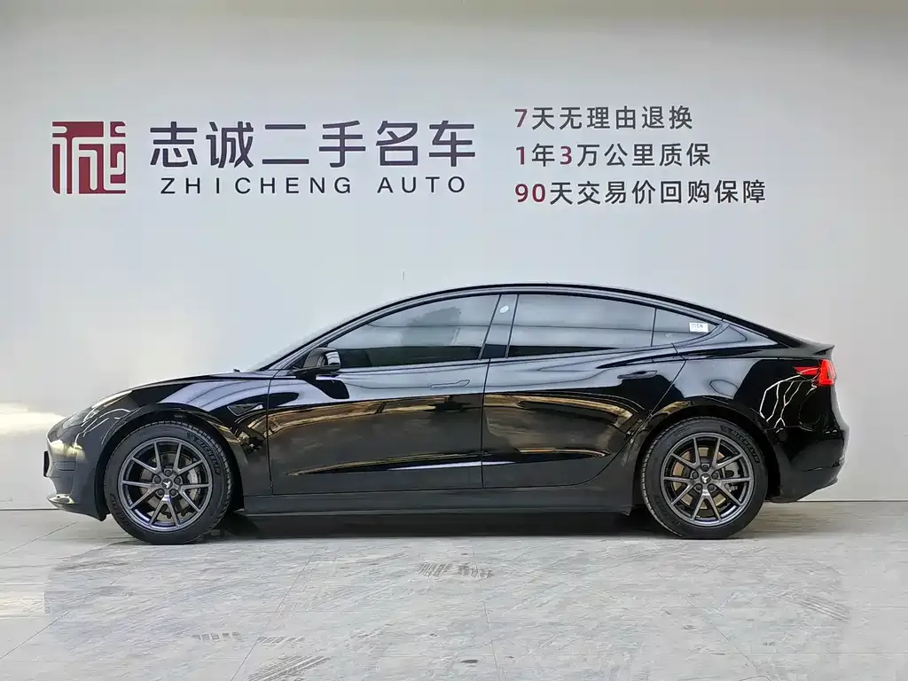 Tesla Model 3 — фото 10