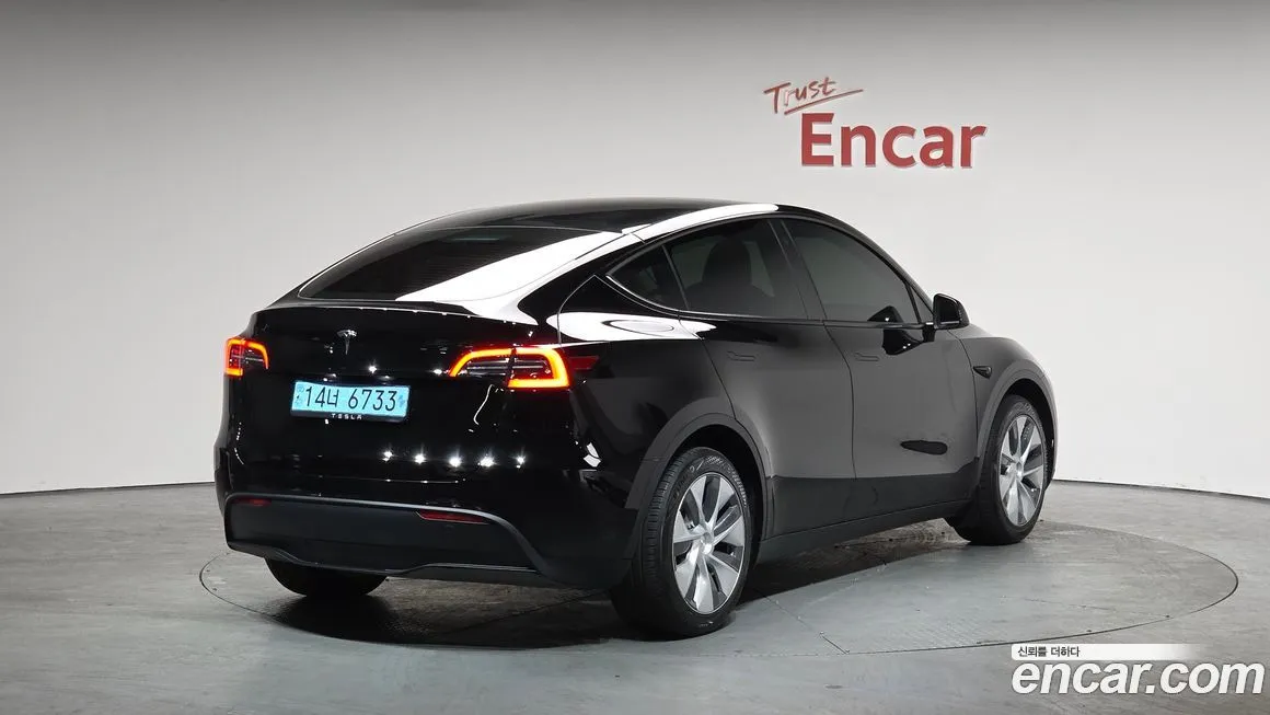 Tesla Model Y — фото 2