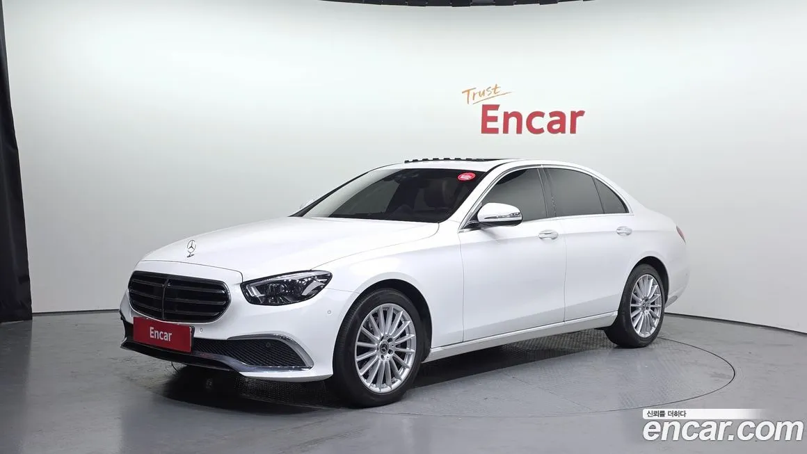 Mercedes-Benz E-Class — фото 1