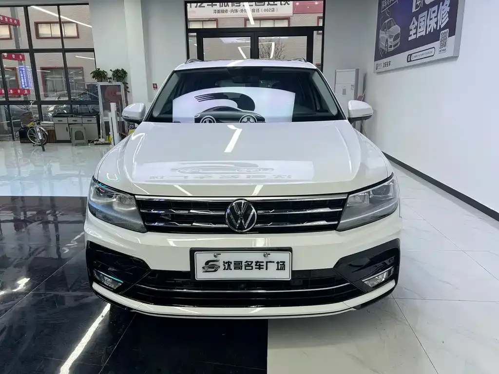 Volkswagen Tiguan L — фото 4